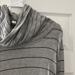 Cable & Gauge Gray and Black Cowl Neck Top